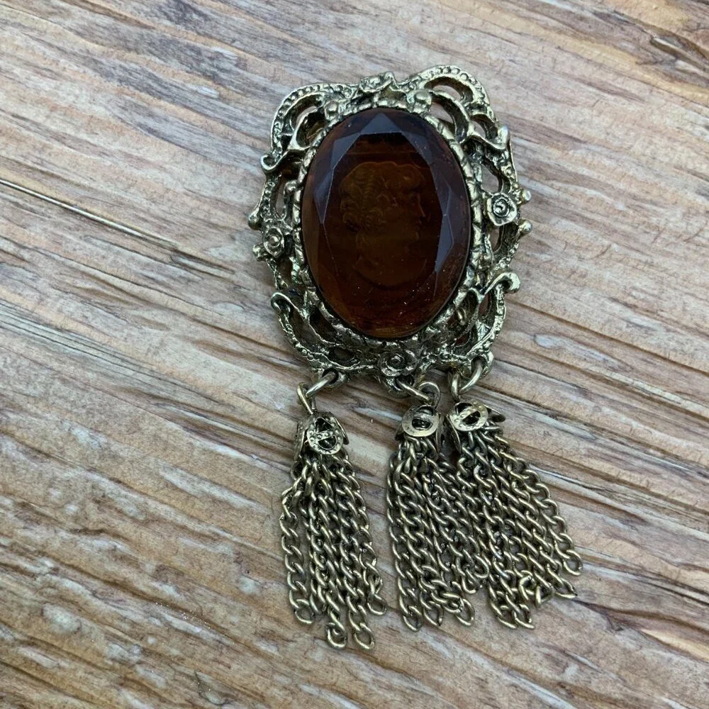 Cameo Vintage Etched Carved Glass Root Beer Gold Tone Tassel Brooch Pendant